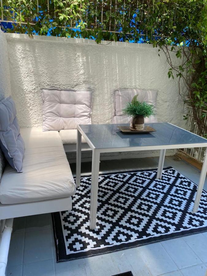 Cozy Seaside Studio In Lemos Vouliagmenis Atenas Exterior foto